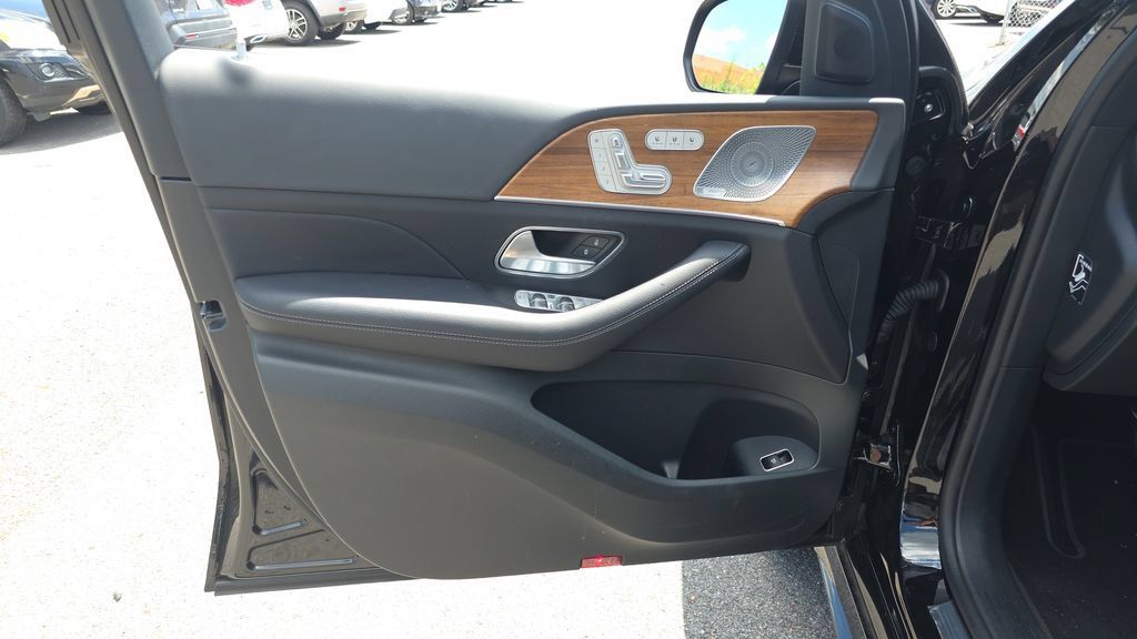 Certified 2025 Mercedes-Benz GLE 450 4MATIC image 11