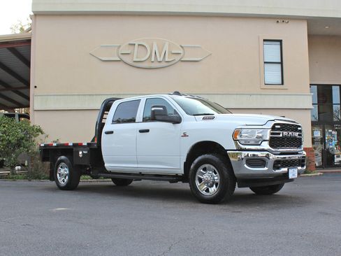 Used 2024 RAM 2500 Tradesman w/ Chrome Appearance Group image 5