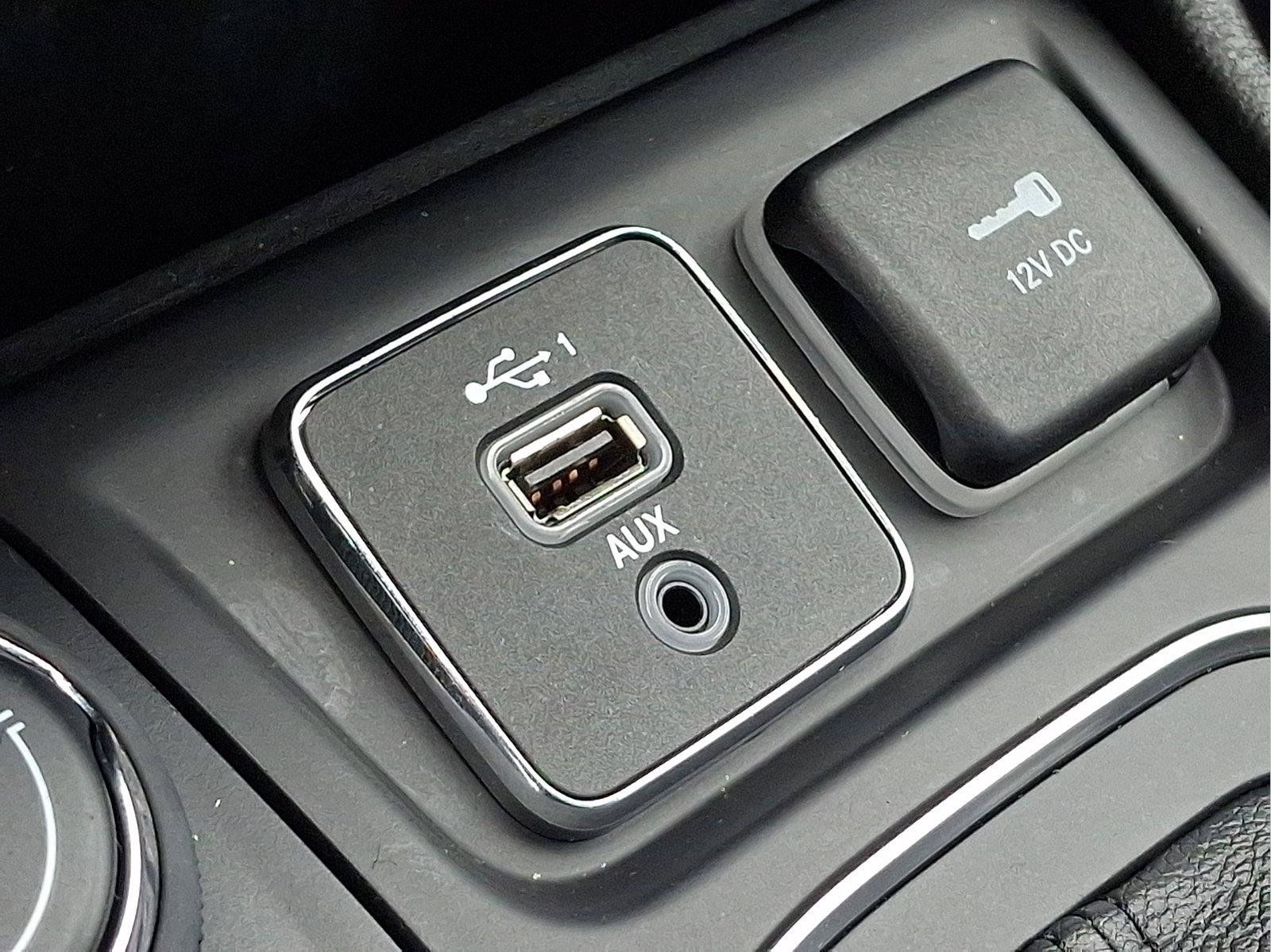Used 2021 Jeep Cherokee Latitude Lux AWD/4WD image 23