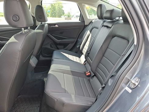 Certified 2023 Volkswagen Jetta SE FWD image 8