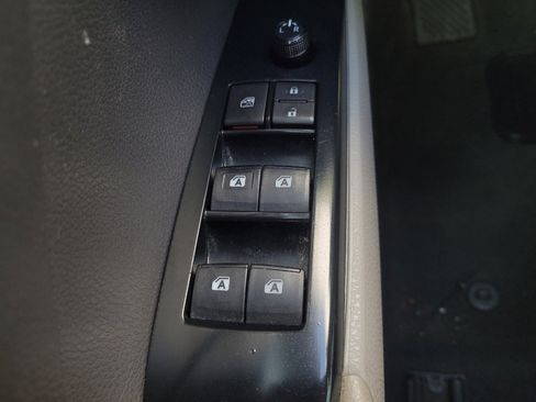 Used 2020 Toyota Camry LE image 27