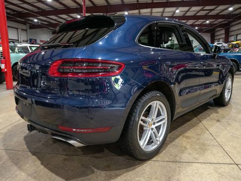 Used 2018 Porsche Macan AWD/4WD image 8