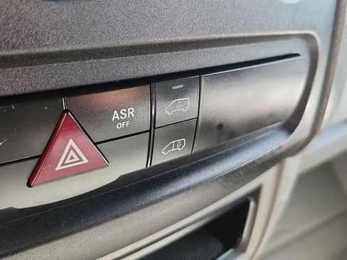 Used 2012 Freightliner Sprinter 2500 RWD image 14