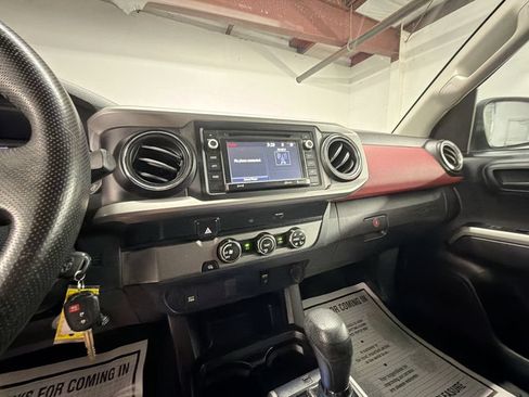 Used 2019 Toyota Tacoma SR5 RWD image 16