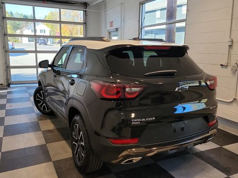 Used 2025 Chevrolet TrailBlazer ACTIV w/ Convenience Package image 3