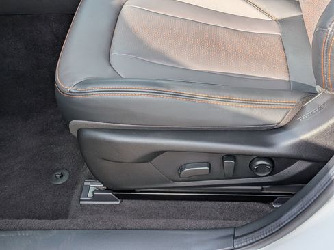 Used 2025 Subaru Crosstrek 2.5i Limited w/ Crosstrek Mirror Package image 12