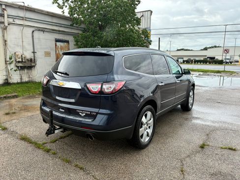 Used 2015 Chevrolet Traverse LTZ FWD image 2