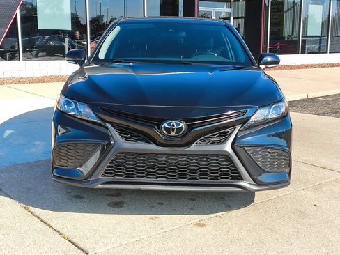 Used 2024 Toyota Camry SE FWD image 10
