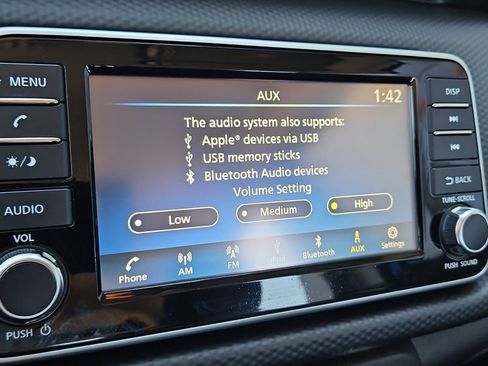 Certified 2022 Nissan Kicks S image 25