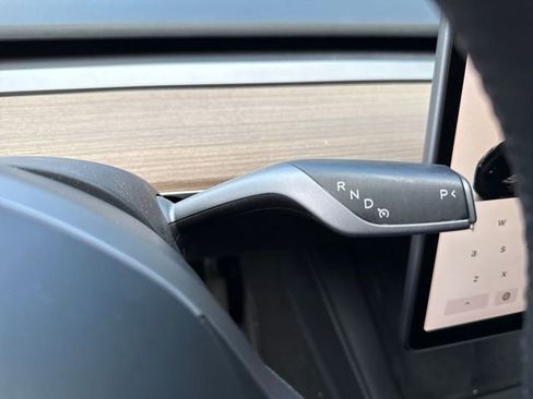 Used 2023 Tesla Model Y Long Range AWD/4WD image 21