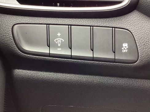 Used 2018 Hyundai Elantra GT image 20