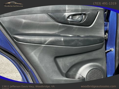 Used 2019 Nissan Rogue S image 19