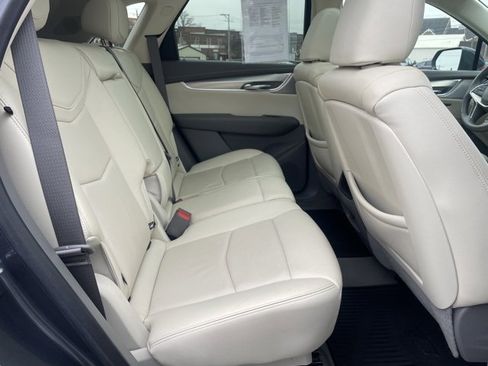 Used 2020 Cadillac XT5 Premium Luxury image 40