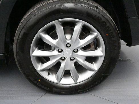 Used 2018 Jeep Cherokee Limited AWD/4WD image 11