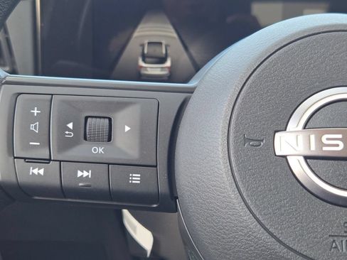 Used 2025 Nissan Kicks SV w/ SV Premium Package FWD image 30