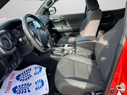 Used 2017 Toyota Tacoma 4x4 Double Cab image 9