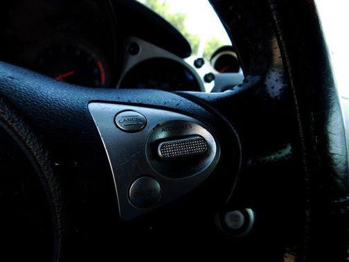 Used 2010 Nissan 370Z Touring RWD image 17