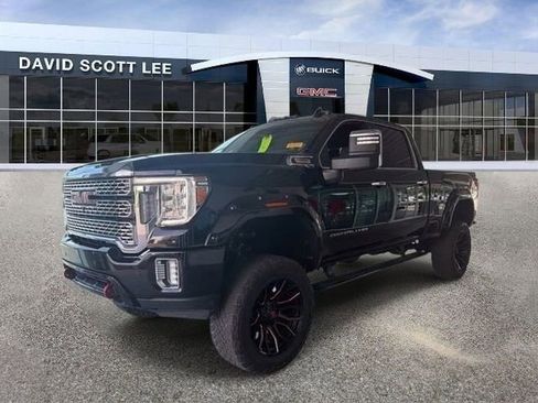 Used 2021 GMC Sierra 2500 Denali w/ Denali Black Diamond Edition AWD/4WD image 7