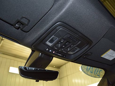 Used 2020 Chevrolet Silverado 1500 High Country w/ Technology Package AWD/4WD image 28