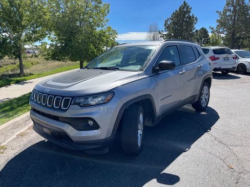 Used 2022 Jeep Compass Latitude w/ Mopar Graphics Package AWD/4WD image 2