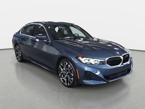 New 2026 BMW 330i Sedan w/ Premium Package image 3