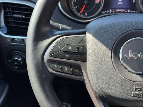 Used 2019 Jeep Cherokee Limited image 23