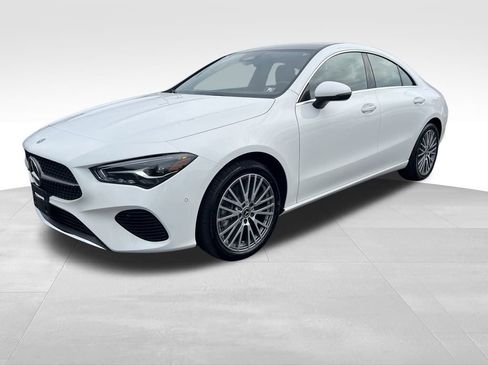 Used 2025 Mercedes-Benz CLA 250 4MATIC image 3