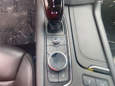 Used 2022 Cadillac XT6 Premium Luxury image 35