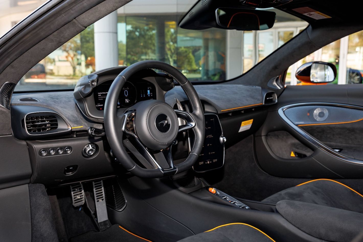 Used 2025 McLaren Artura RWD image 36