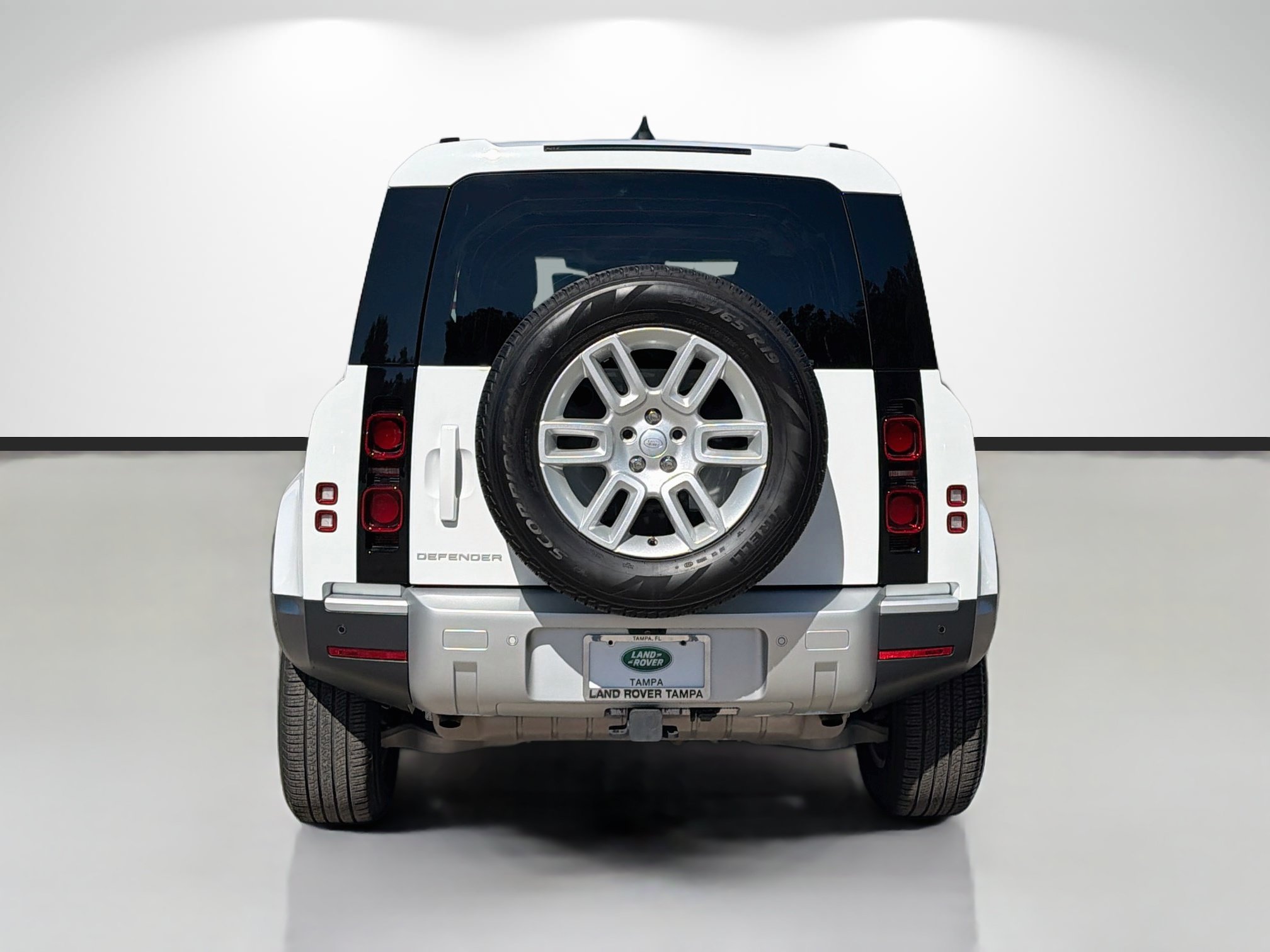Used 2024 Land Rover Defender 110 S AWD/4WD image 4