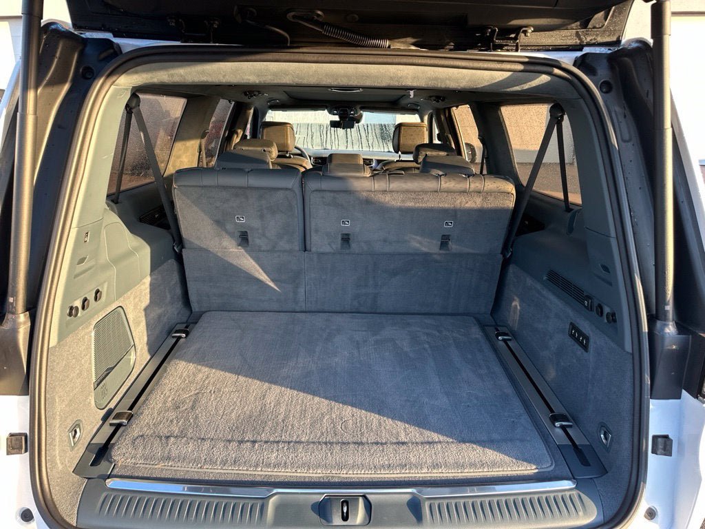 Used 2023 Jeep Grand Wagoneer L Series III AWD/4WD image 8