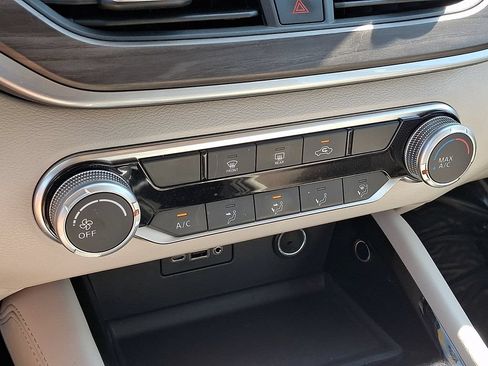 Certified 2023 Nissan Altima 2.5 SV FWD image 17