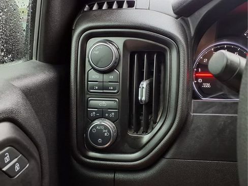 Used 2020 Chevrolet Silverado 1500 Custom Trail Boss w/ Custom Convenience Package AWD/4WD image 13