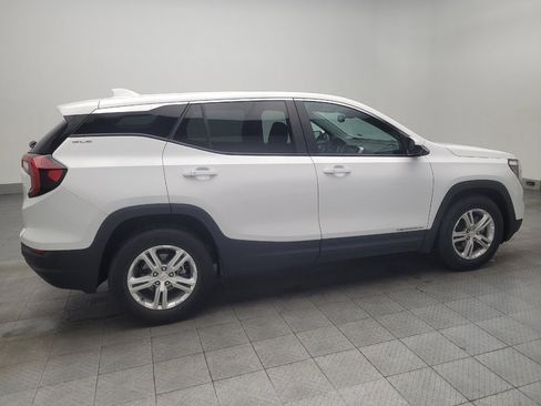 Used 2024 GMC Terrain SLE image 10