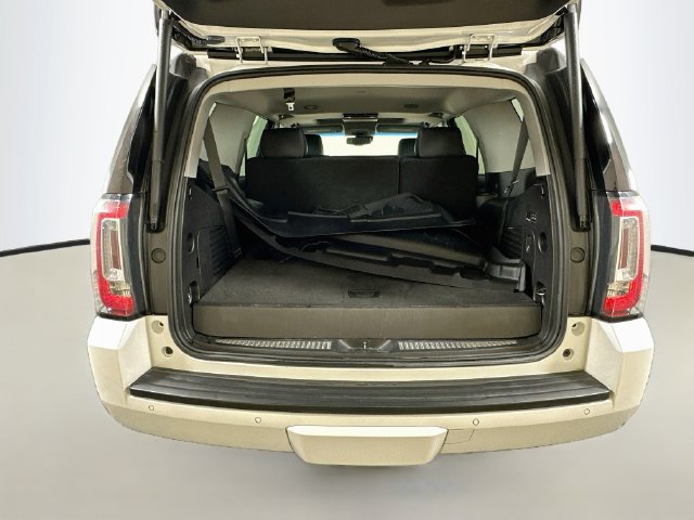 Used 2020 GMC Yukon SLT w/ Graphite Performance Edition RWD image 29
