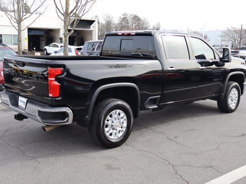 Certified 2024 Chevrolet Silverado 2500 LTZ w/ LTZ Premium Package image 10