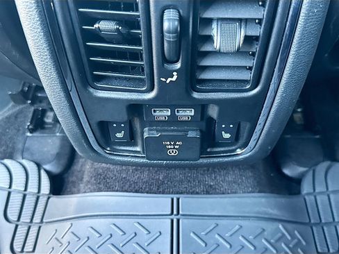Used 2018 Jeep Grand Cherokee Limited image 23