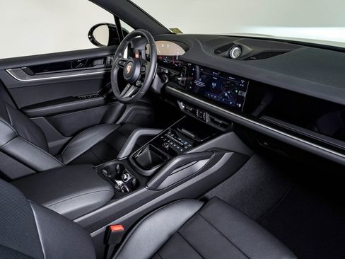 New 2026 Porsche Cayenne image 14