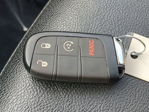 Certified 2021 Jeep Compass Limited image 40