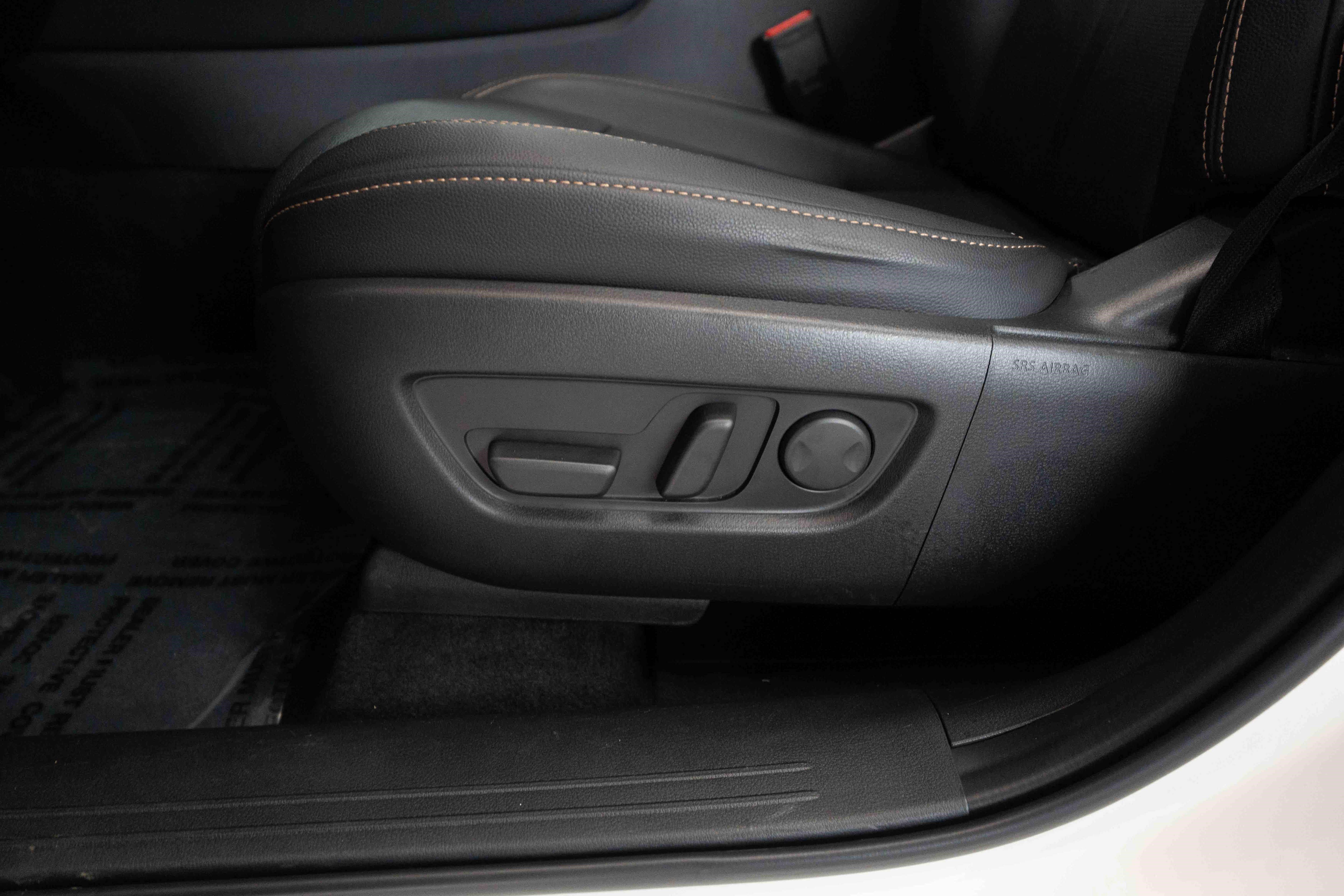 Used 2024 MAZDA CX-90 Plug-In Hybrid w/ Preferred AWD/4WD image 12