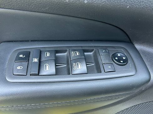 Used 2021 Jeep Grand Cherokee Altitude AWD/4WD image 15