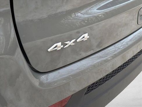 Used 2022 Jeep Compass Limited image 10