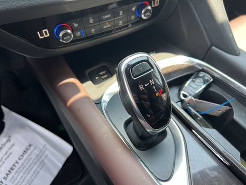 Used 2021 Buick Enclave Avenir w/ Avenir Technology Package AWD/4WD image 26