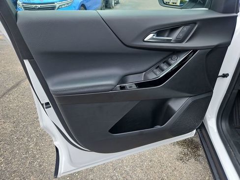 Used 2025 Chevrolet Equinox LT FWD image 10