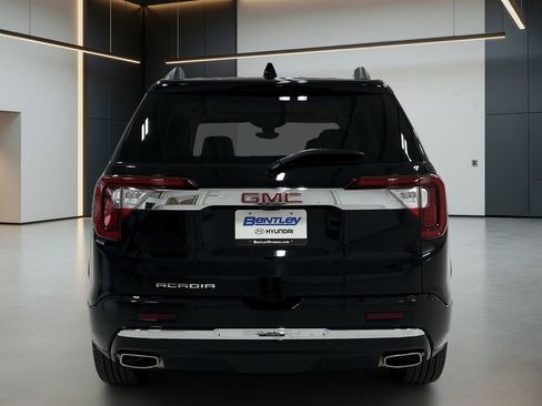 Used 2023 GMC Acadia Denali w/ Denali Ultimate Package FWD image 4