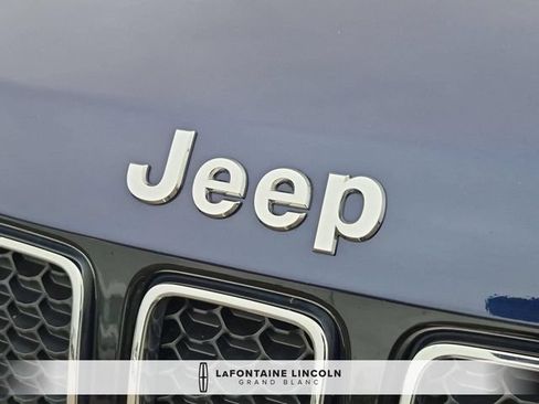 Used 2018 Jeep Compass Latitude w/ Popular Equipment Group AWD/4WD image 9