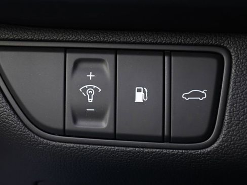 Used 2023 Genesis G70 2.0T w/ Sport Prestige Package image 25