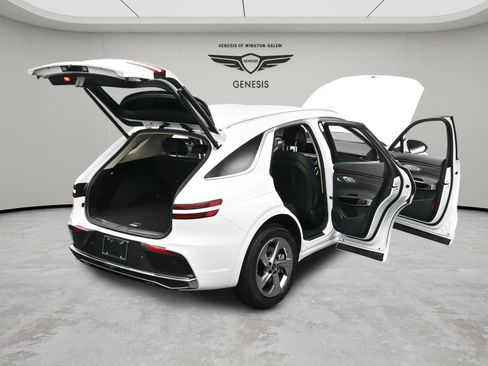 New 2026 Genesis GV70 2.5T AWD/4WD image 18
