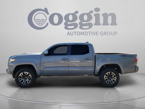 Used 2020 Toyota Tacoma TRD Sport RWD image 2
