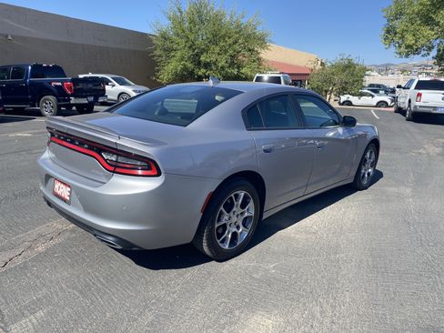 Used 2015 Dodge Charger SXT w/ AWD Plus Group image 4